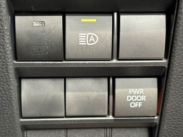 TOYOTA NOAH 2022 Image 31