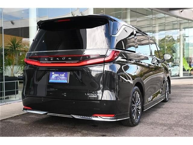 TOYOTA LEXUS LM500H 2024 Image 31