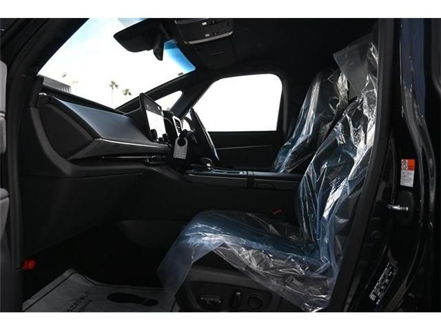 TOYOTA LEXUS LM500H 2024 Image 31