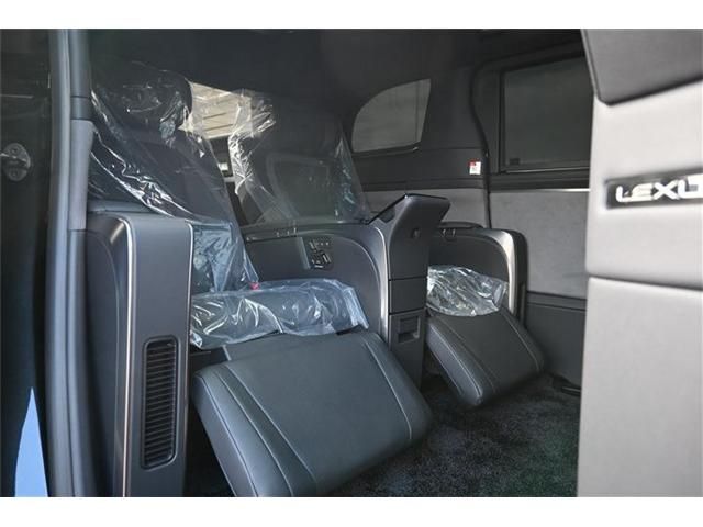 TOYOTA LEXUS LM500H 2024 Image 31