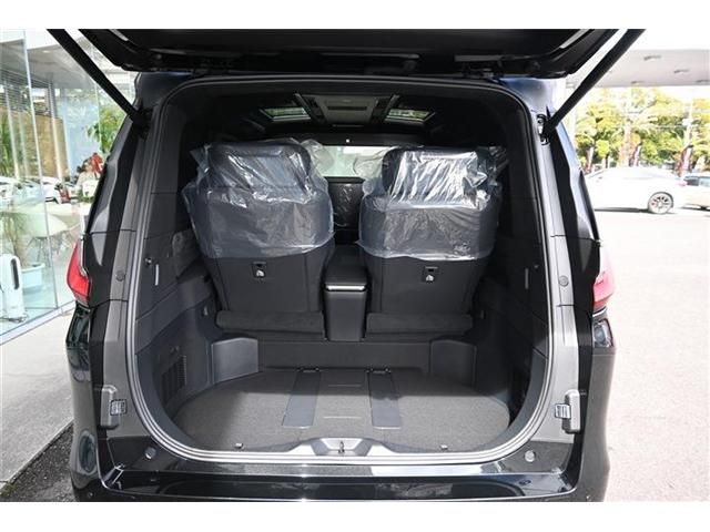 TOYOTA LEXUS LM500H 2024 Image 31