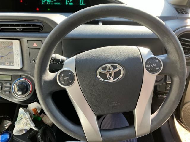 TOYOTA AQUA 2013 Image 31