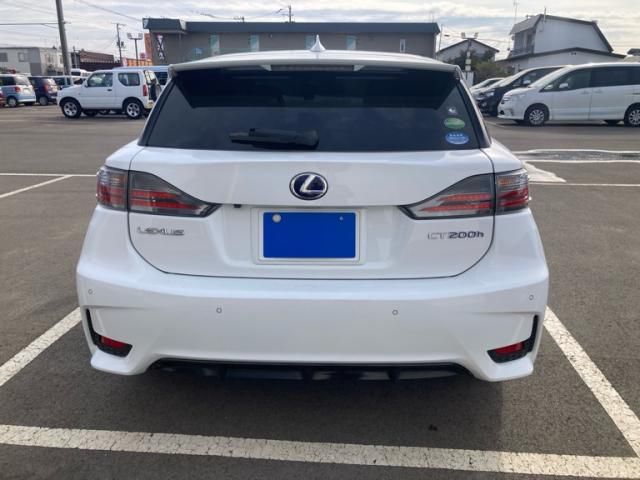 TOYOTA LEXUS CT200H 2015 Image 31