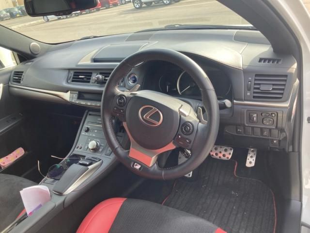 TOYOTA LEXUS CT200H 2015 Image 31