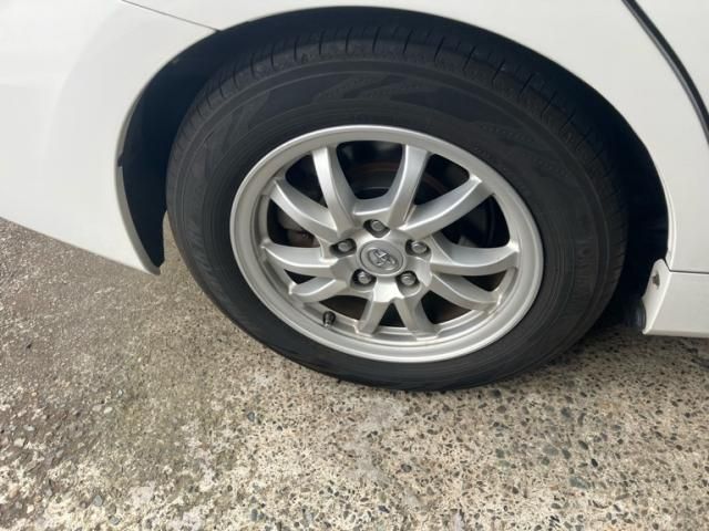 TOYOTA PRIUS ALPHA 2013 Image 31