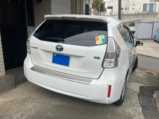 TOYOTA PRIUS ALPHA 2013 Image 31