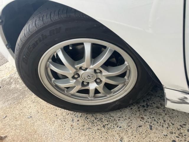 TOYOTA PRIUS ALPHA 2013 Image 31