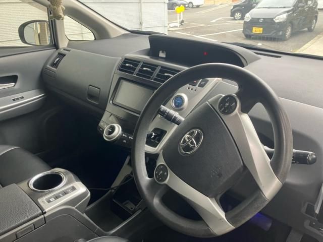 TOYOTA PRIUS ALPHA 2013 Image 31