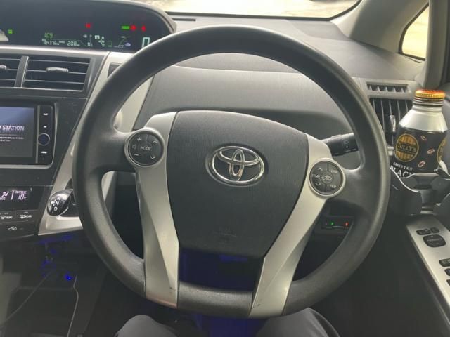 TOYOTA PRIUS ALPHA 2013 Image 31