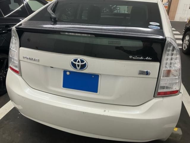 TOYOTA PRIUS 2011 Image 31