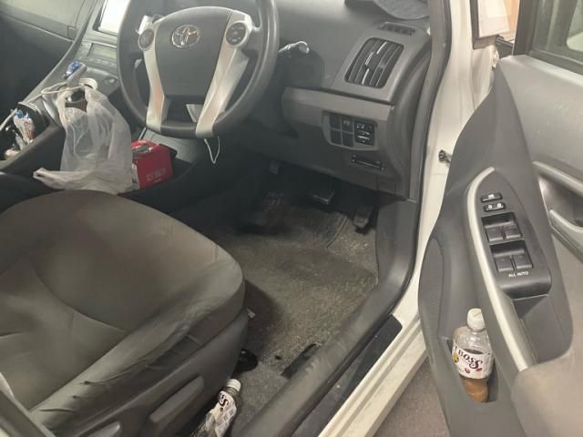 TOYOTA PRIUS 2011 Image 31