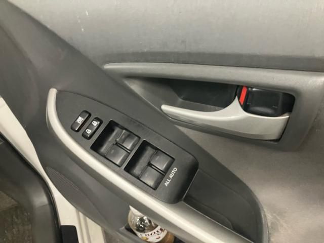 TOYOTA PRIUS 2011 Image 31