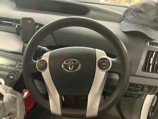 TOYOTA PRIUS 2011 Image 31