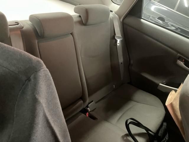 TOYOTA PRIUS 2011 Image 31