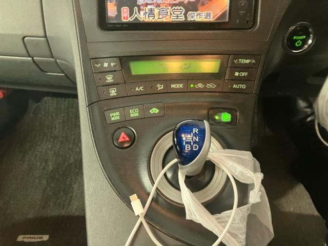 TOYOTA PRIUS 2011 Image 31