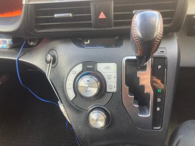 TOYOTA SIENTA HYBRID 2018 Image 31