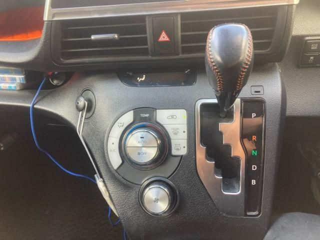 TOYOTA SIENTA HYBRID 2018 Image 31