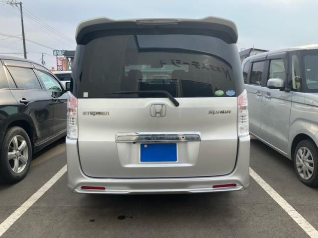 HONDA STEPWAGON SPADA 2010 Image 31