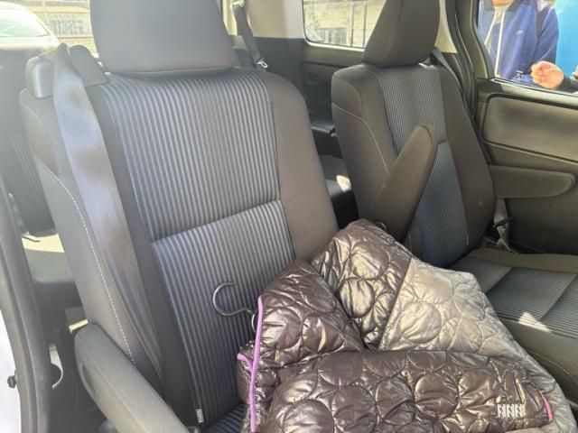 TOYOTA NOAH 2016 Image 31