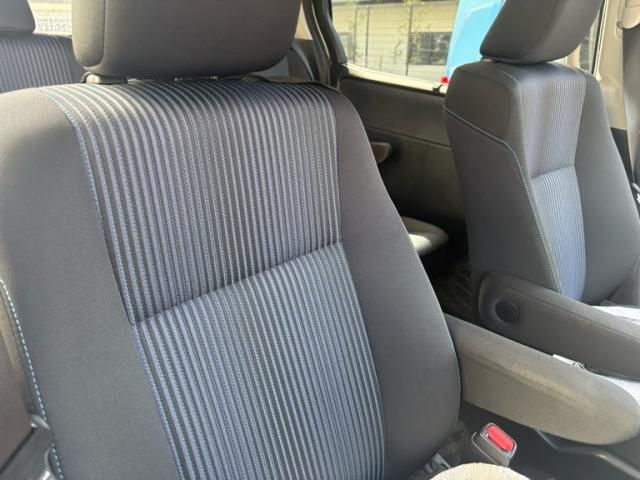 TOYOTA NOAH 2016 Image 31