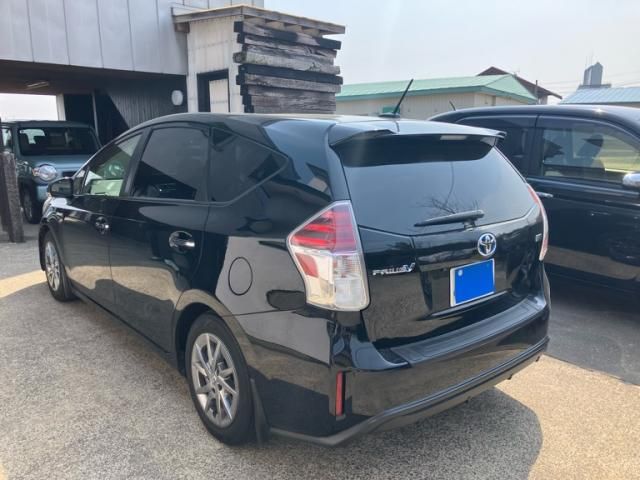 TOYOTA PRIUS ALPHA 2017 Image 31