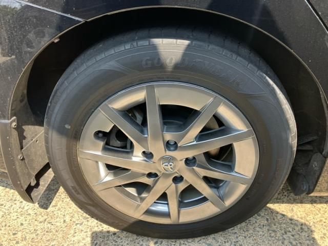 TOYOTA PRIUS ALPHA 2017 Image 31