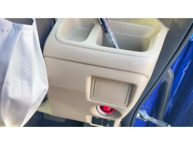 HONDA N BOX 2018 Image 31