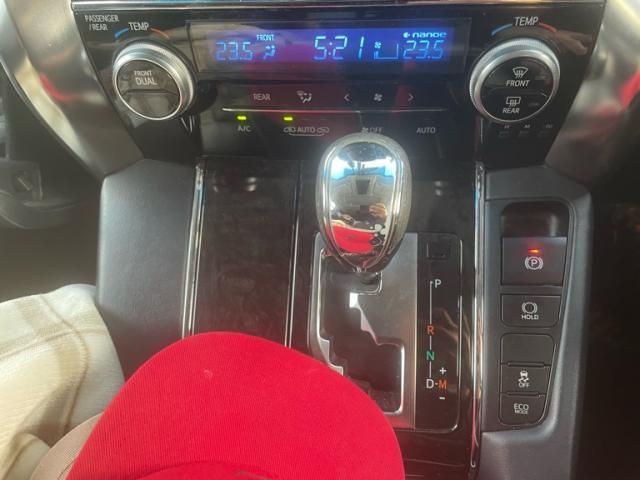 TOYOTA VELLFIRE 2017 Image 31