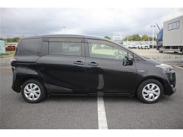 TOYOTA SIENTA HYBRID 2017 Image 31