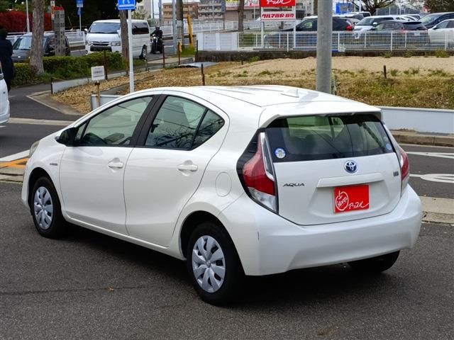 TOYOTA AQUA 2016 Image 31