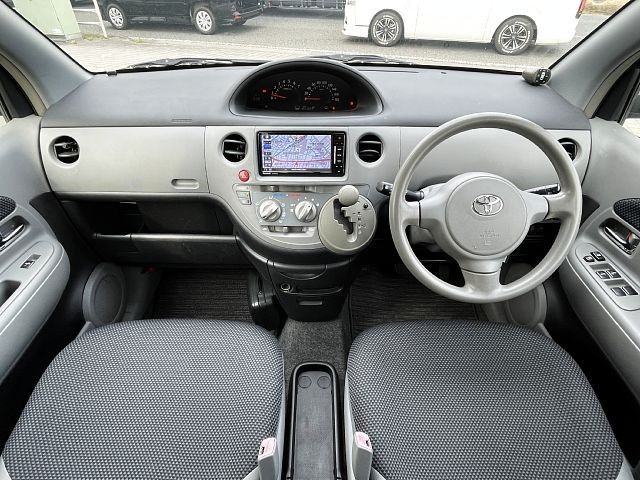 TOYOTA SIENTA 2005 Image 31