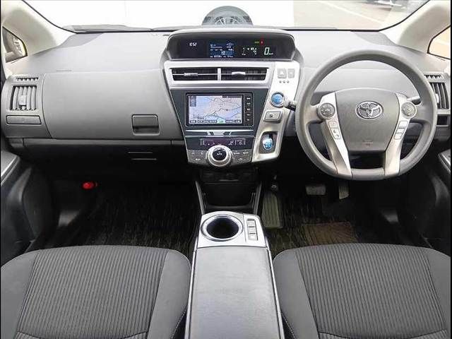 TOYOTA PRIUS ALPHA 2015 Image 31