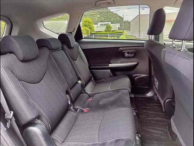 TOYOTA PRIUS ALPHA 2015 Image 31