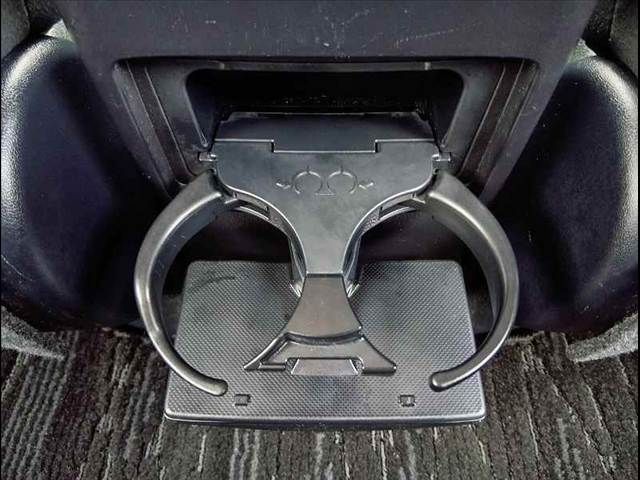 TOYOTA PRIUS ALPHA 2015 Image 31