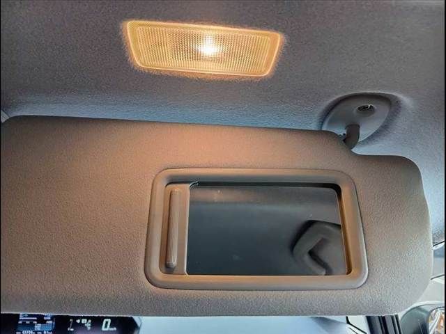 TOYOTA PRIUS ALPHA 2015 Image 31