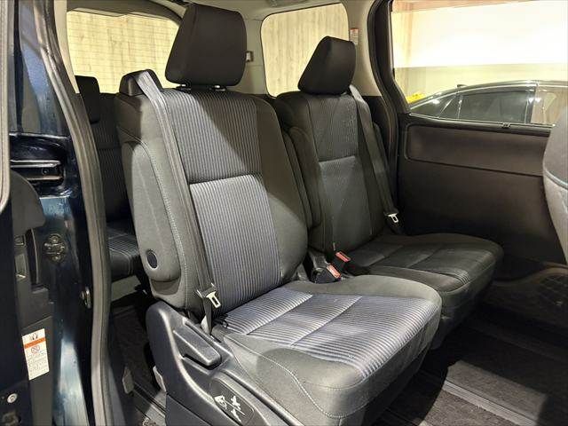 TOYOTA VOXY 2015 Image 31