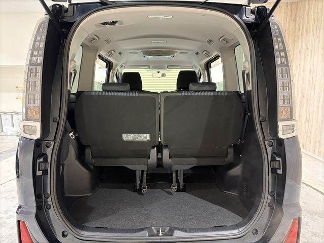 TOYOTA VOXY 2015 Image 31