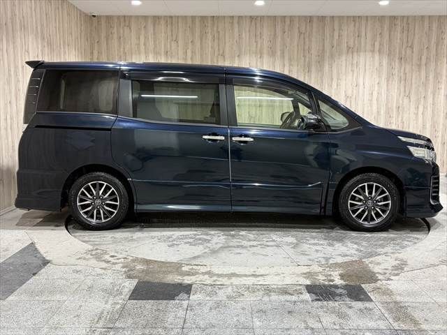 TOYOTA VOXY 2015 Image 31