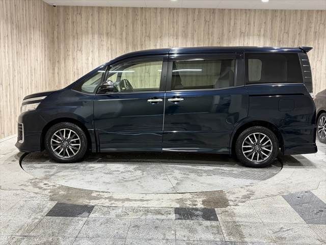TOYOTA VOXY 2015 Image 31