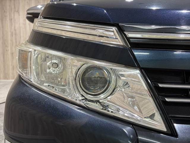 TOYOTA VOXY 2015 Image 31