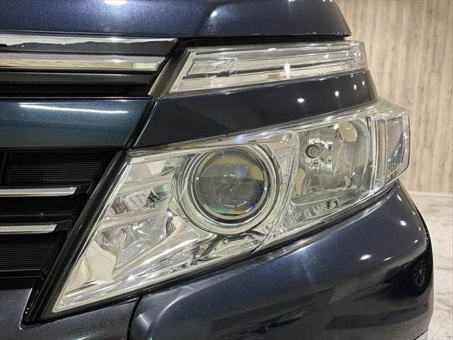 TOYOTA VOXY 2015 Image 31