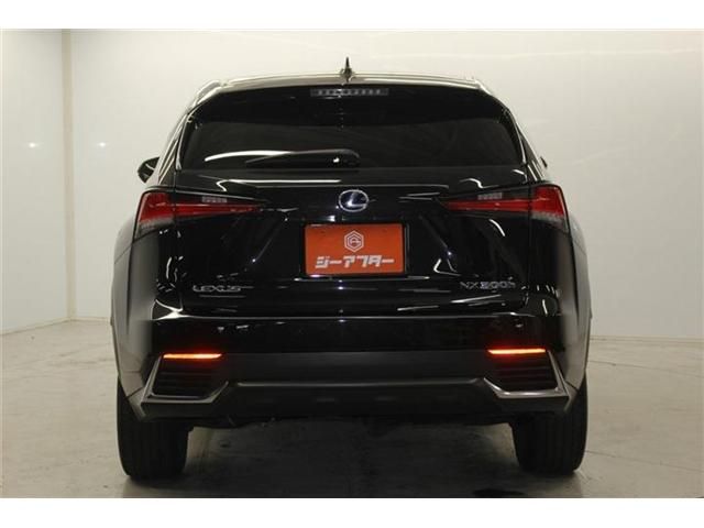 TOYOTA LEXUS NX300H 2018 Image 31