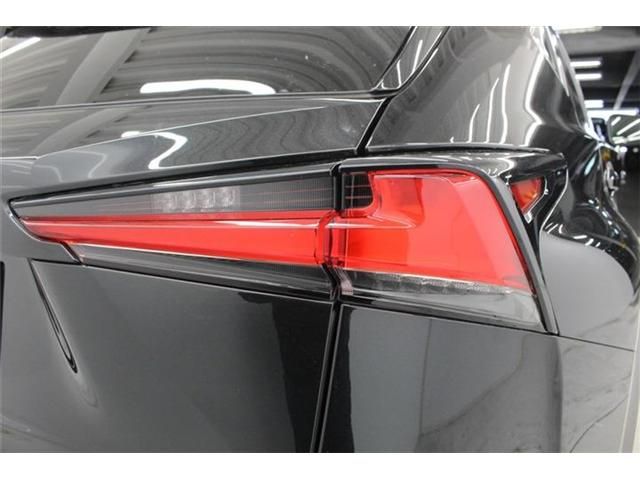 TOYOTA LEXUS NX300H 2018 Image 31