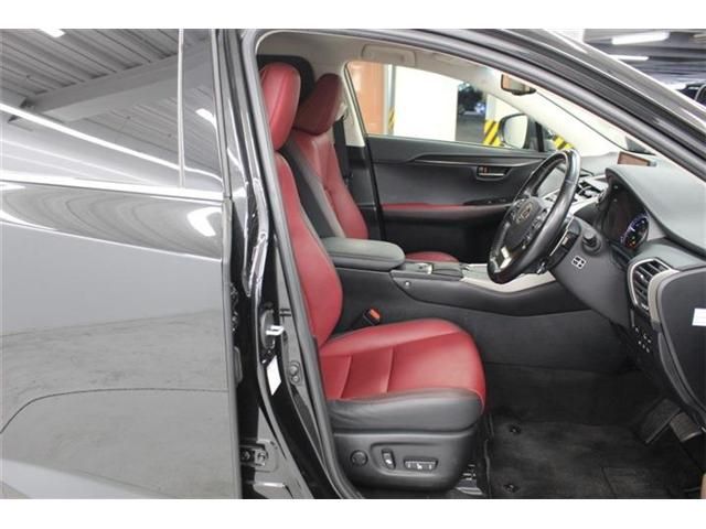 TOYOTA LEXUS NX300H 2018 Image 31