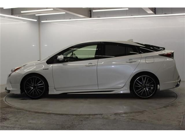 TOYOTA PRIUS 2016 Image 31