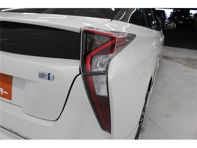 TOYOTA PRIUS 2016 Image 31