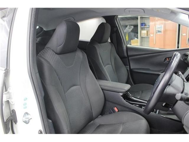 TOYOTA PRIUS 2016 Image 31