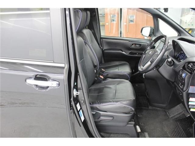 TOYOTA ESQUIRE HYBRID 2017 Image 31