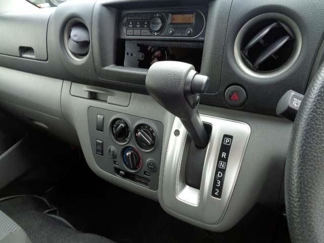 NISSAN NV350 CARAVAN 2017 Image 31