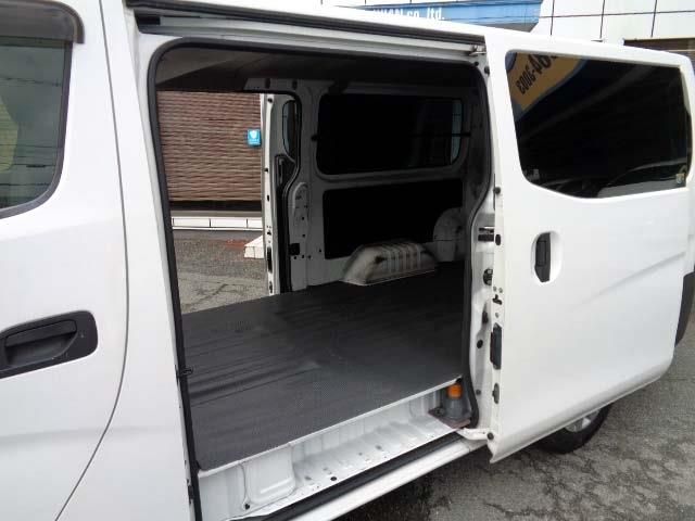 NISSAN NV350 CARAVAN 2017 Image 31